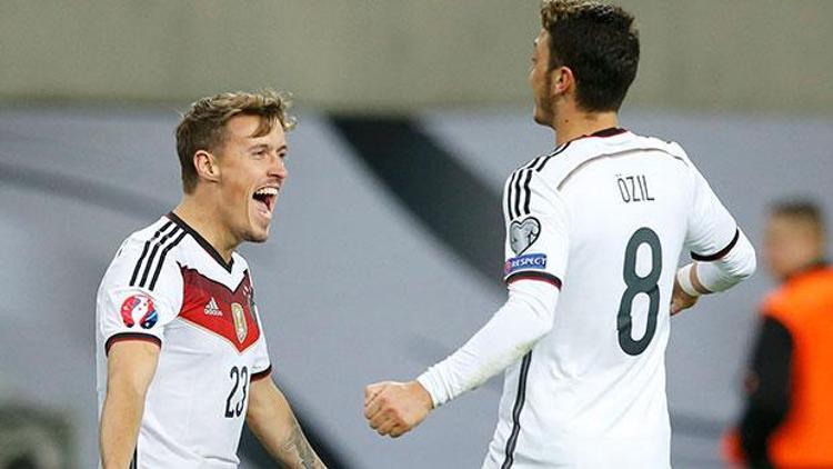 Almanya Mesut Özille güldü