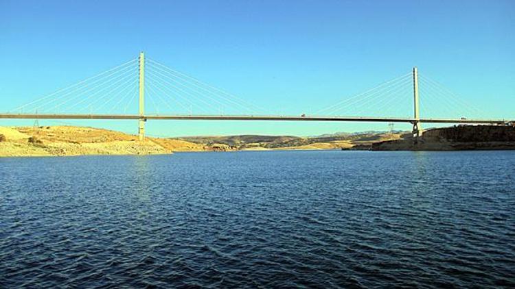 Türkiyenin en uzun dördüncü asma köprüsü tamamlandı
