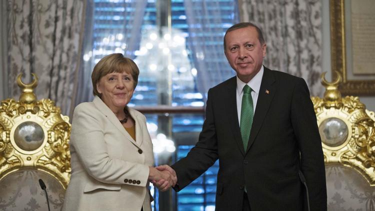 Star’a göre Merkel’in oturduğu koltuğun anlamı buymuş