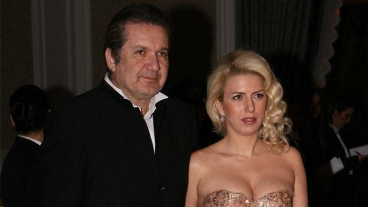 Enci Velidedeoğlu eşi Alinur Velidedeoğluna boşanma davası açtı