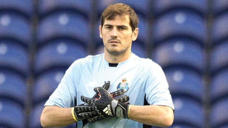 Casillas’tan rekor