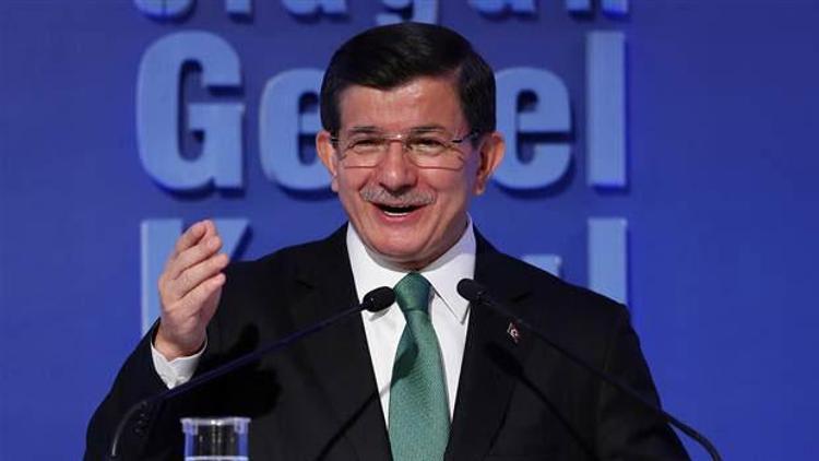 Başbakan Davutoğlunun dili sürçtü