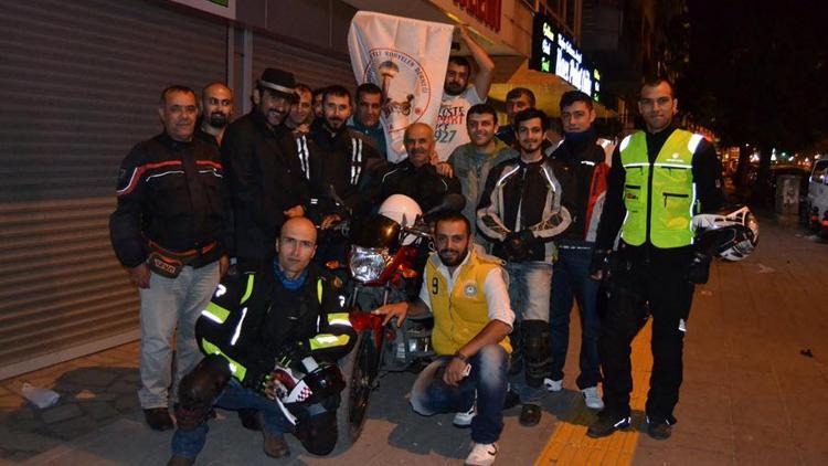 Motorlu kuryelerin çilesi: Dolmuşçu önümüze kırıyor, taksici sıkıştırıyor