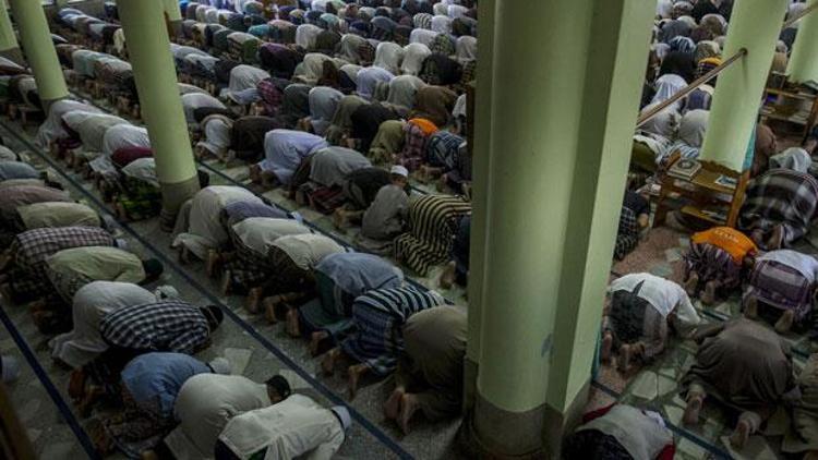Suudi Arabistanda camiye intihar saldırısı
