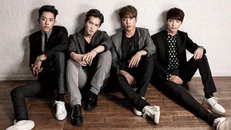 CNBLUE İstanbulda yeri yerinden oynattı