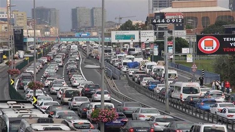 Beklenen oldu, bayram trafiği başladı (Ramazan Bayramı ne zaman)