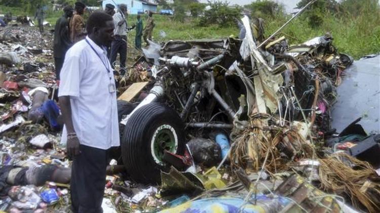Güney Sudanda uçak düştü