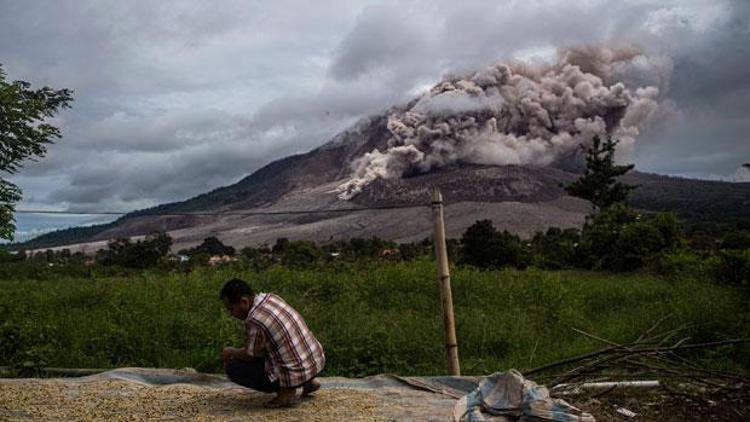 Sinabung dehşeti sürüyor