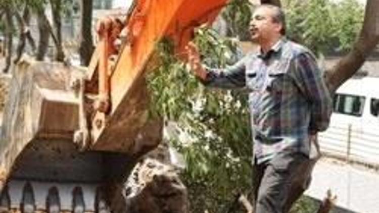Gezide polis müdahale etti Sırrı Süreyya Önder yıkımı durdurdu