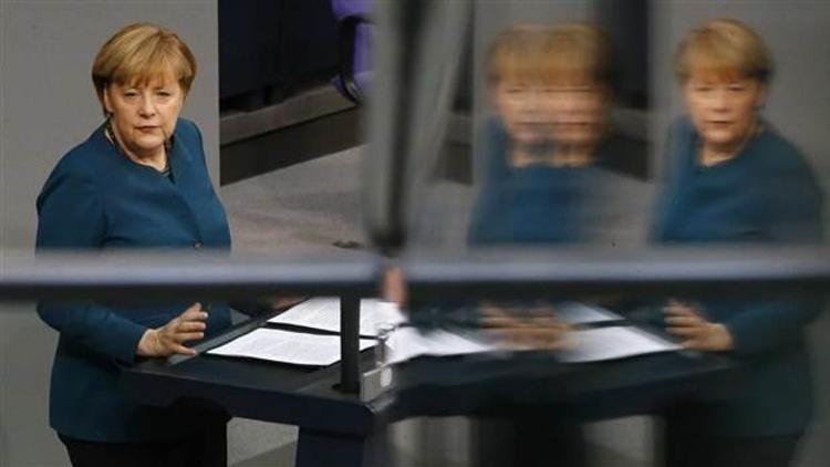 Merkel federal meclisteki ilk konuşmasında Avrupaya reform çağrısı yaptı