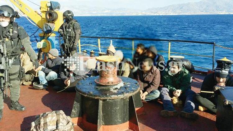 700 kaçak yolculu Türk gemisine Yunan operasyonu