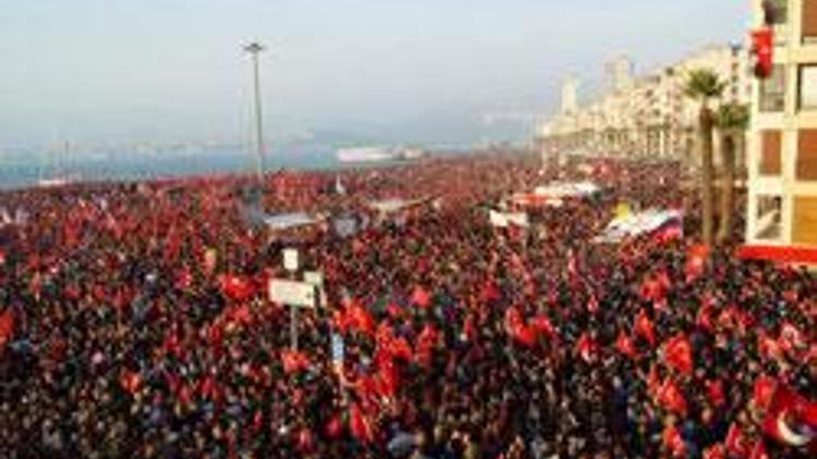 En az 250 bin kişi İzmirli Andımızı okudu