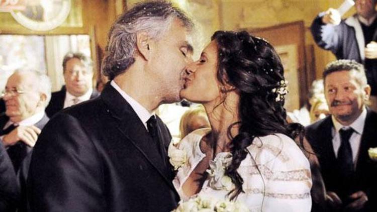 Andrea Bocelli evlendi