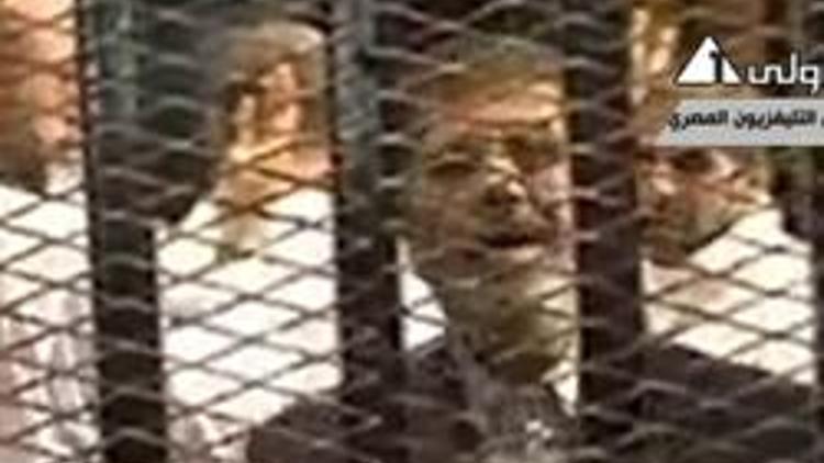 Mısırda devrik Cumhurbaşkanı Mursinin yargılanmasına başlandı