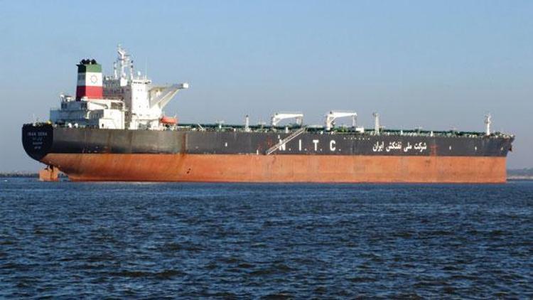 İran petrol tankeri denize açıldı bile