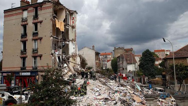 Pariste çöken binada ölenlerin sayısı 7ye çıktı