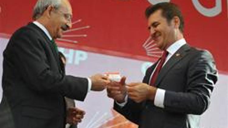 Sarıgül CHP üyelik kartını aldı