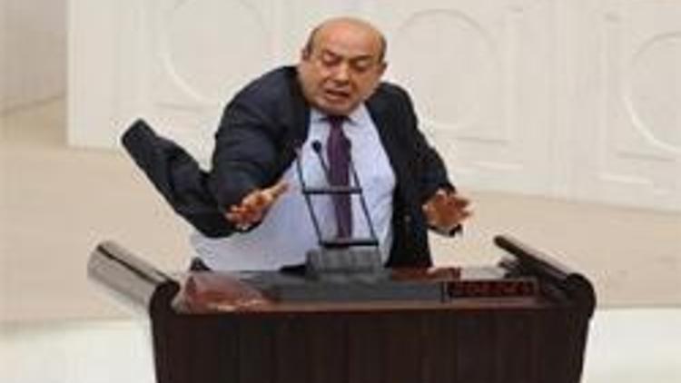 BDPli Kaplan Mecliste bardak fırlattı
