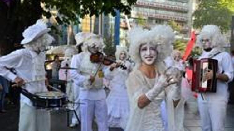 Festival Ankara’dan sorulur