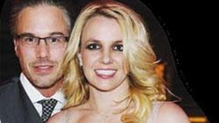 Britney nişanlısından ayrıldı