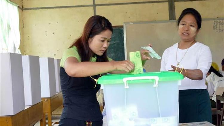Myanmardaki kritik seçimlerde oy verme işlemi sona erdi