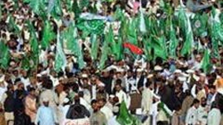 Buttonun yeğeni: Pakistan kaosa sürükleniyor