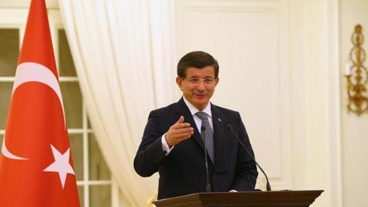 Başbakan Davutoğlu, iş dünyası ve çalışma hayatı temsilcileri ile biraraya geldi