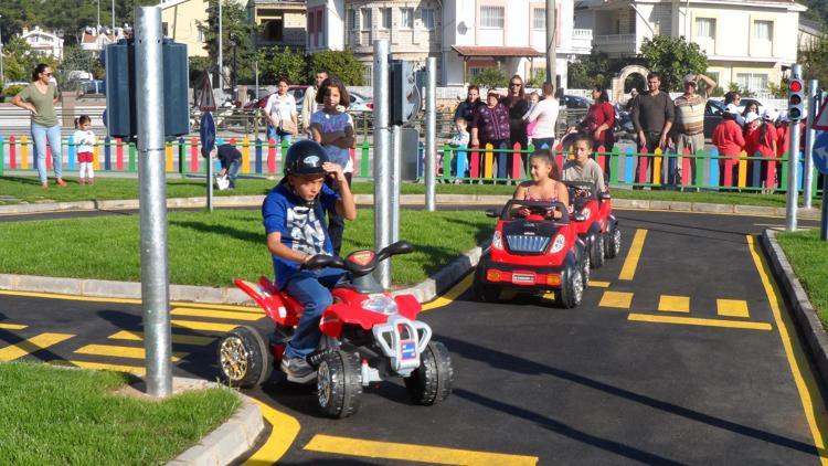 Miniklere uygulamalı trafik eğitimi