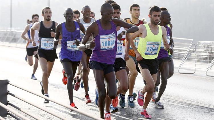 İstanbulda zafer Chelimo ve Gobenanın