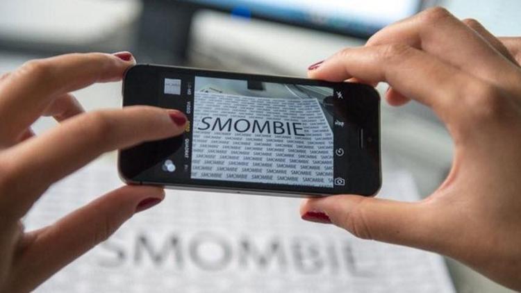 Telefon çılgınlığında son nokta: Smombie