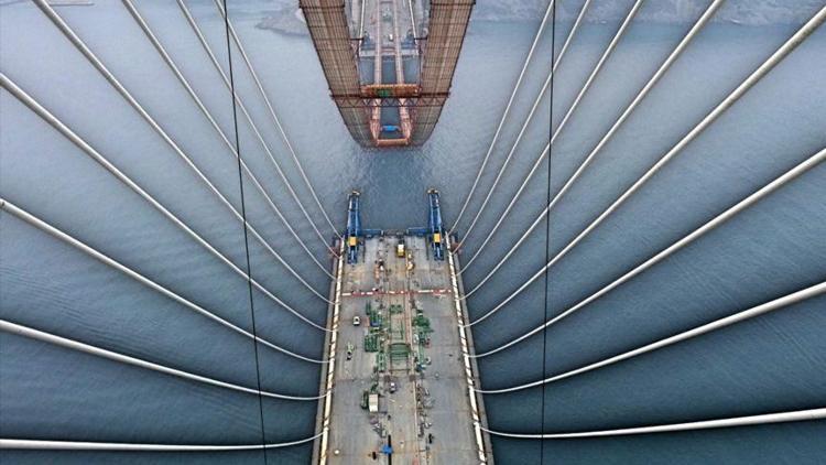 3. Köprünün tamamlanmasına 415 metre kaldı