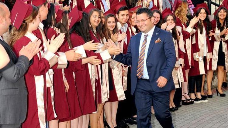 Ümit Kalko, 2006’da ‘açık öğretim ve KPSS kursu’ açarak başladı şimdi 30 koleji var