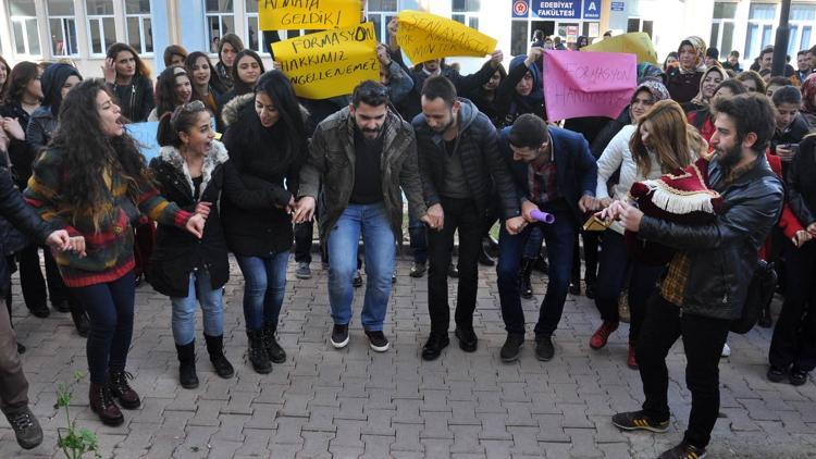 Üniversitelilerden formasyon protestosu