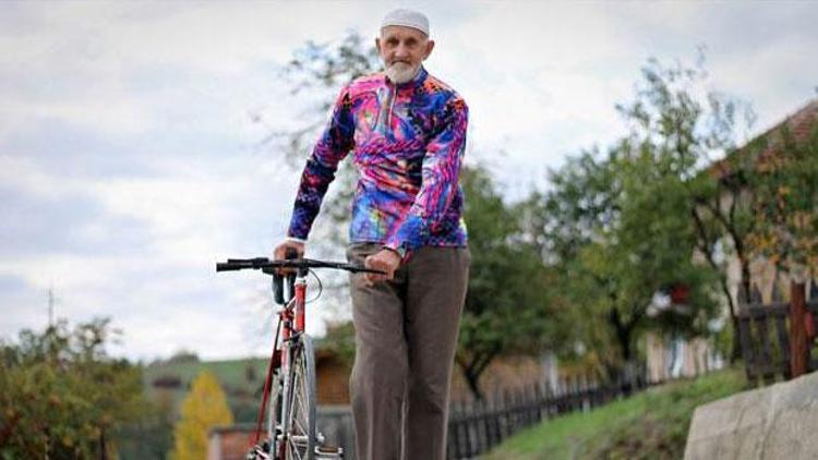 Bosnalı Mehmed Amca yarım asırdır her gün 80 kilometre pedal çeviriyor