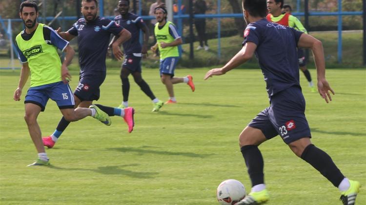 Adana Demirspor hazırlık maçını 6-1 kazandı