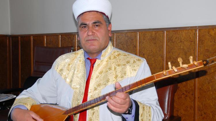 İşte karşınızda sazcı imam