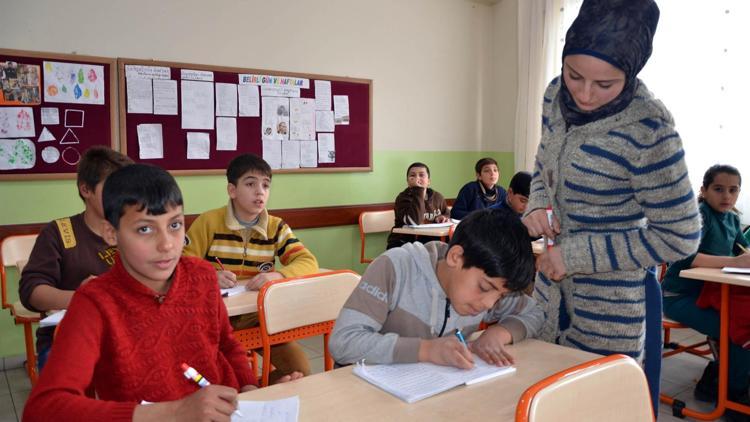 Suriyeliler için geçici eğitim merkezi kuruldu