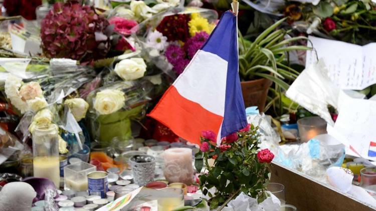 Suriyeli ve Fransız çiftten Paris katliamı mesajı: Defolun Aşk her zaman kazanacak