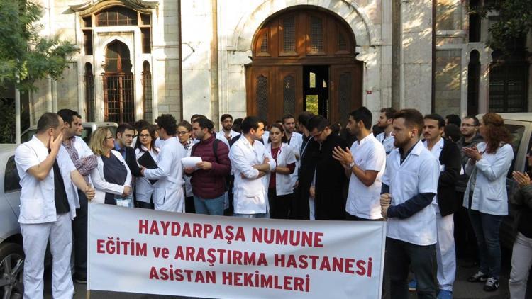 Asistan doktorlardan protesto yürüyüşü