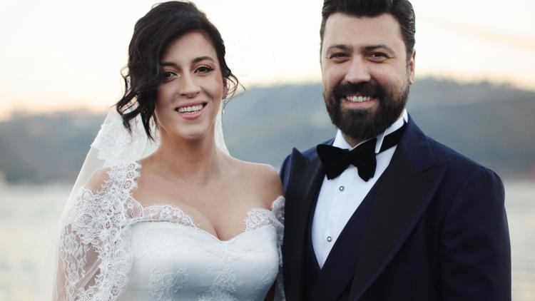 Bülent Emrah Parlak ve Burcu Gönder evlendi