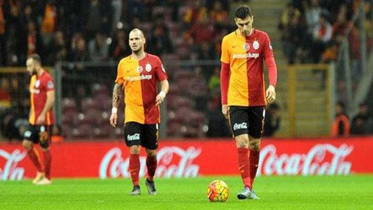 Galatasarayı sarsan iddia: Burakı kadro dışı bırak hocam