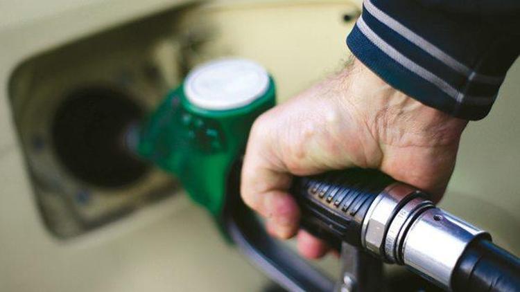 Benzine 12 kuruşluk zam yapıldı