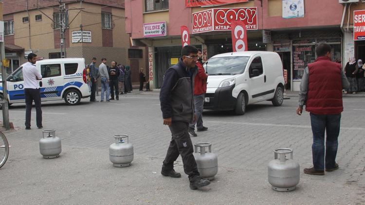 Adana’da bombalı araç alarmı