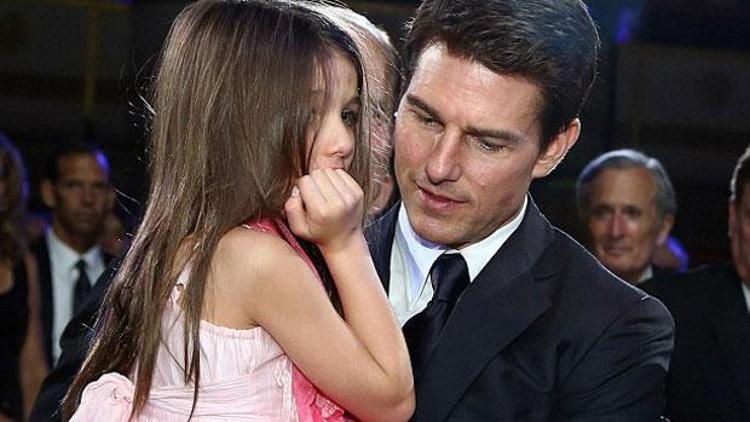 Tom Cruise gerçekten kızını terk etti mi