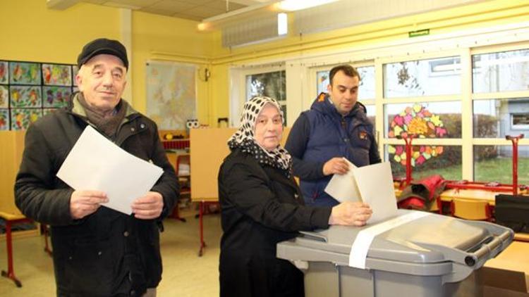 Yabancılar Meclisi seçimlerine ilgi az