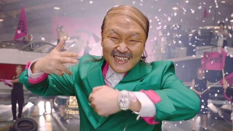 PSY Daddy klibindeki Türk Bayrağıyla rekora koşuyor | Rekortmen PSY kimdir