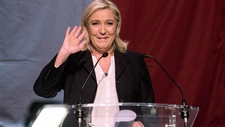Fransada bölgesel seçimlerin ilk turundan aşırı sağ lider çıktı