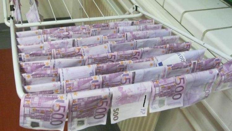 Avusturyalı çocuk Tuna nehrinde yüz bin euro buldu