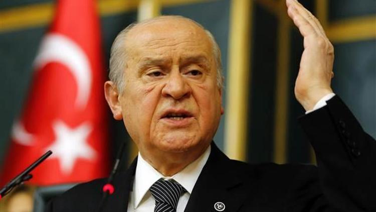 Davutoğlu’na çağrıda bulunan Devlet Bahçeli: Cumhurbaşkanı’nın anayasal sınırlarında kalmasını ısrarla isteyiniz