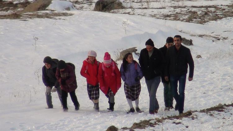 Kağızmanda öğrencilerin eğitim çilesi